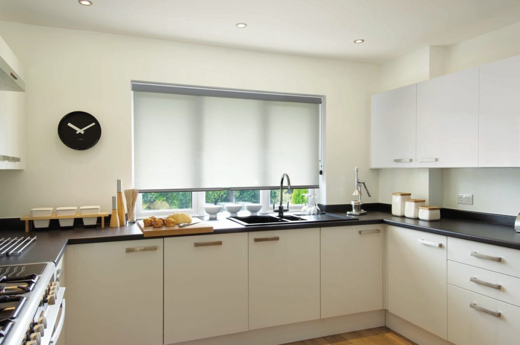 stor-perde-roller-blinds